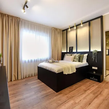 Apartment Monochrome Magic. Calea Victoriei