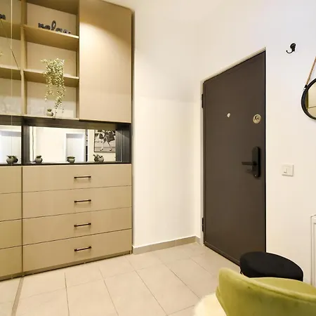 Apartment Monochrome Magic. Calea Victoriei