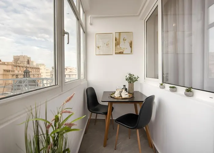 Monochrome Magic. Calea Victoriei * Bucareste