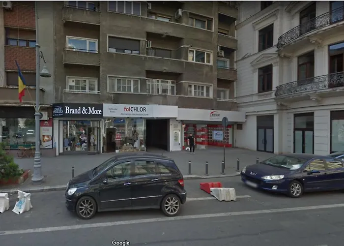 Monochrome Magic. Calea Victoriei Apartamento *