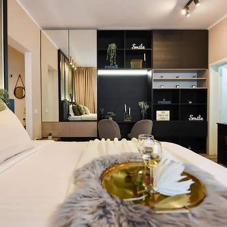 Monochrome Magic. Calea Victoriei