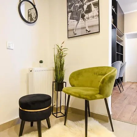 Monochrome Magic. Calea Victoriei *