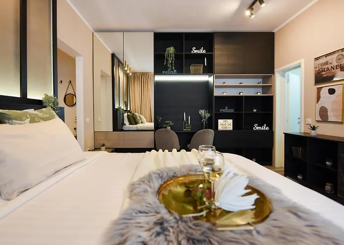 Monochrome Magic. Calea Victoriei