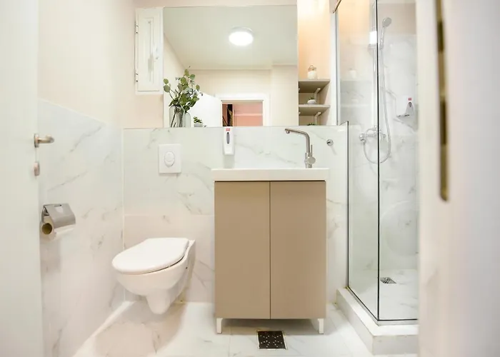 Monochrome Magic. Calea Victoriei