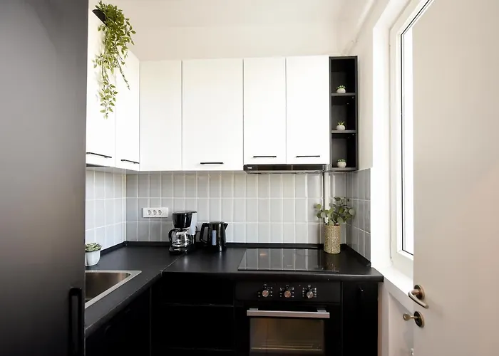 Monochrome Magic. Calea Victoriei Bukurešť